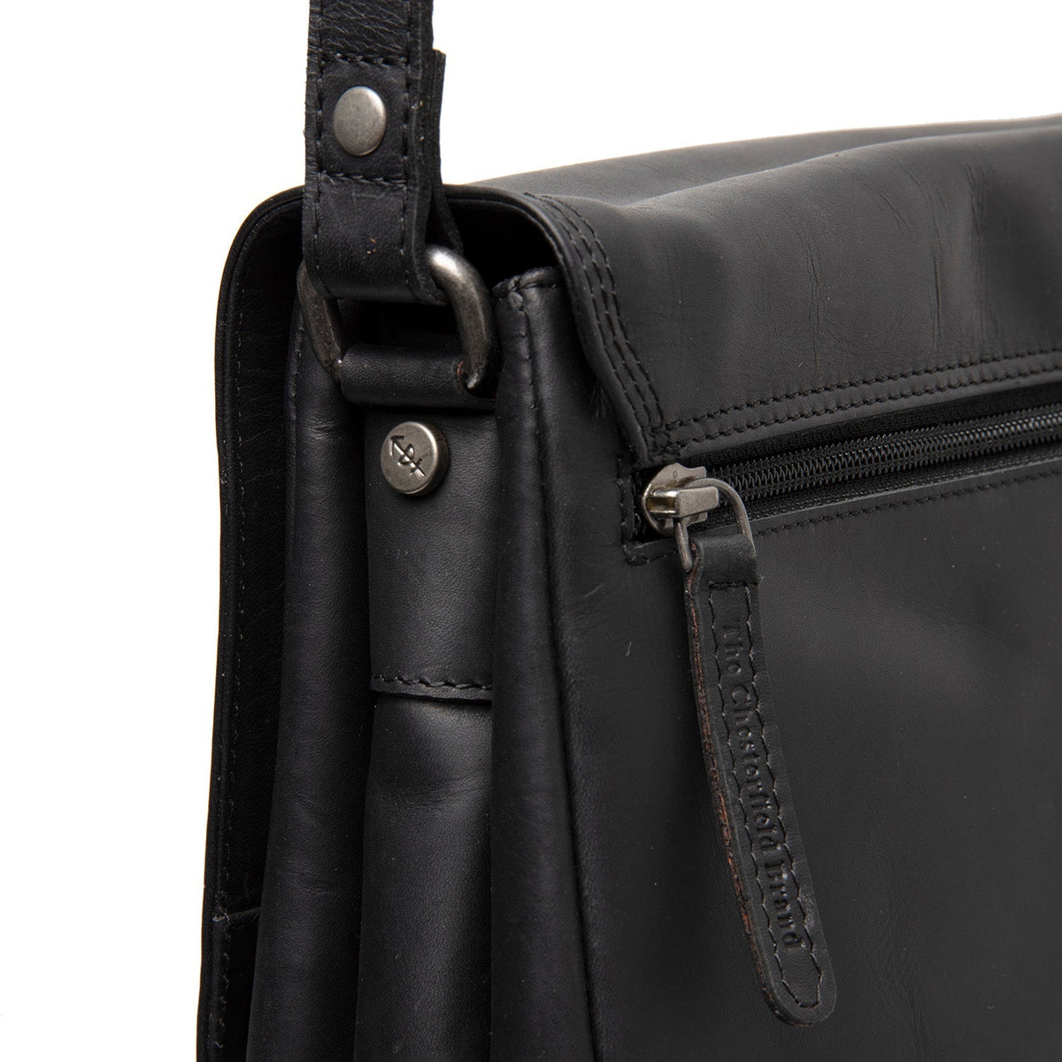 
Fóðursýn Showing Dedicated Padded Laptop Sleeve & Multi-Compartment Organization
