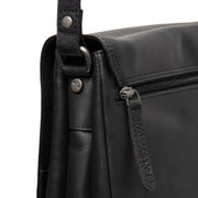 
Fóðursýn Showing Dedicated Padded Laptop Sleeve & Multi-Compartment Organization