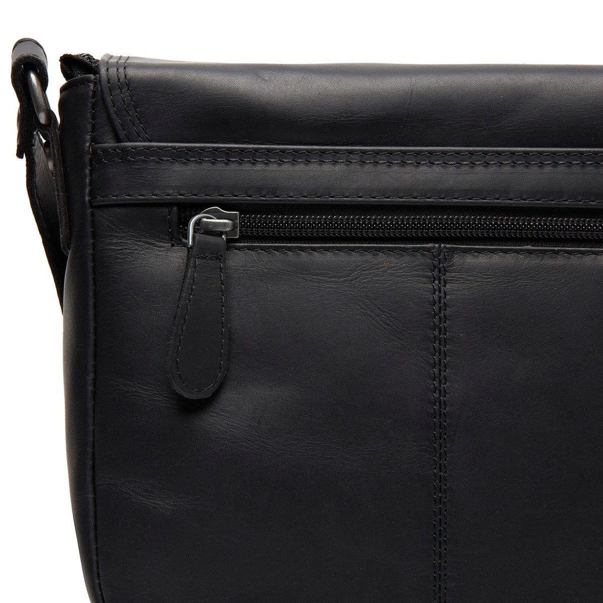 
Fóðursýn Showing Dedicated Padded Laptop Sleeve & Multi-Compartment Organization