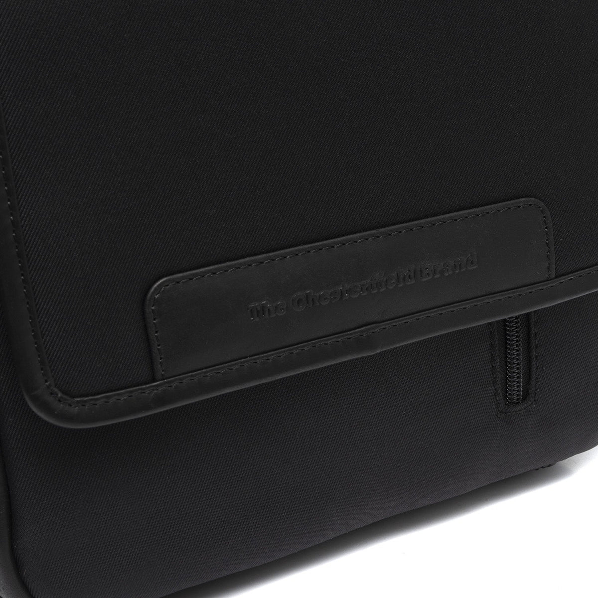
Fóðursýn Showing Dedicated Padded Laptop Sleeve & Multi-Compartment Organization