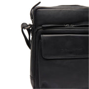 
Montira Leður crossbody taska - Hliðarsýn sem sýnir dýpt og rúmmál