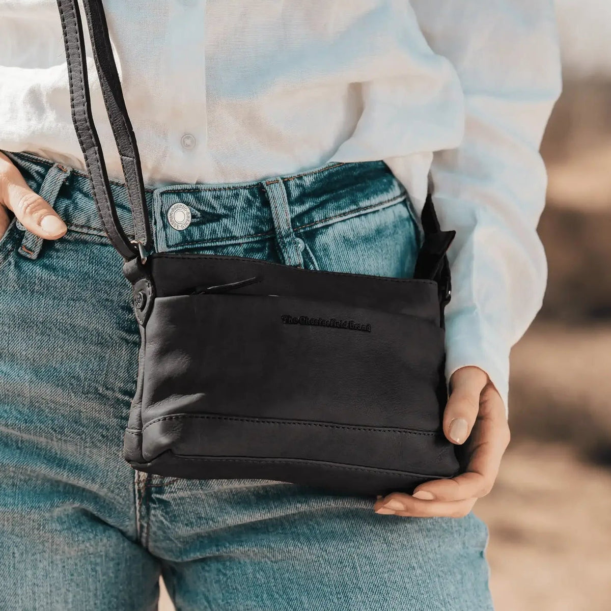 
Classic 100% Full-Grain leather Bag - Að aftan með styrktum leðurólum