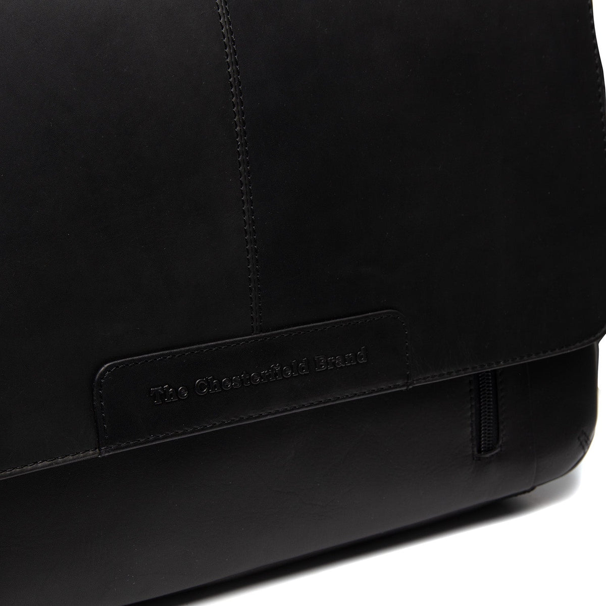 
Fóðursýn Showing Dedicated Padded Laptop Sleeve & Multi-Compartment Organization