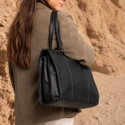 
Classic 100% Full-Grain leather Bag - Að aftan með styrktum leðurólum