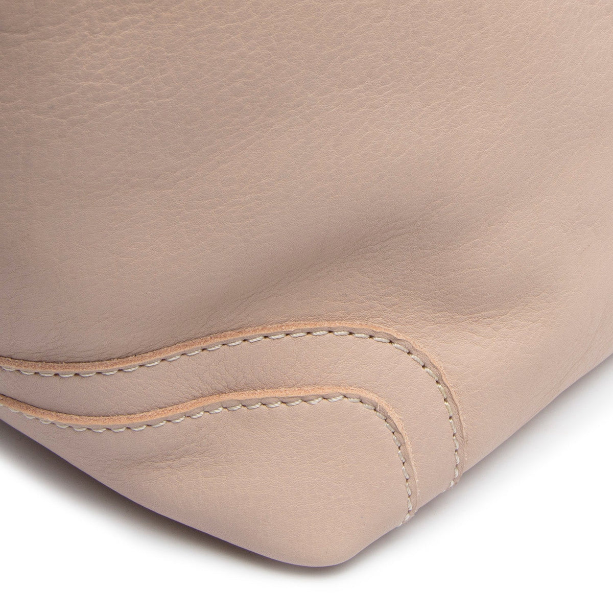 
Fóðursýn Showing Dedicated Padded Laptop Sleeve & Multi-Compartment Organization