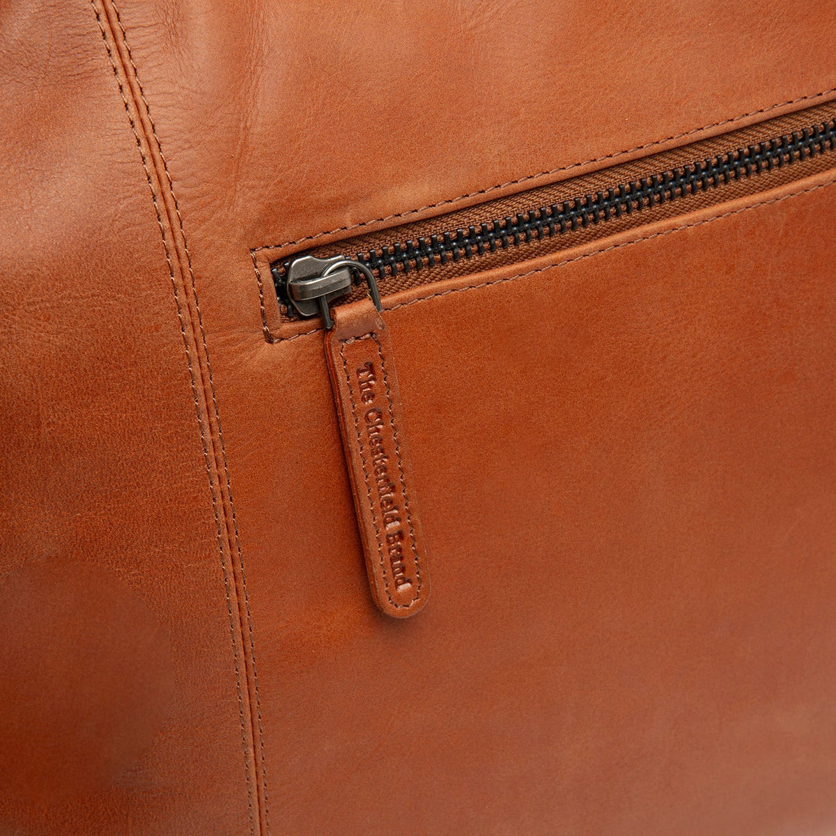 Zira Öxltaska úr leðri – alternate product view 3