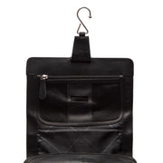 
Nærmynd of Classic Collar & Heavy-Duty Zipper Hardware on Rosario Leður snyrtitaska