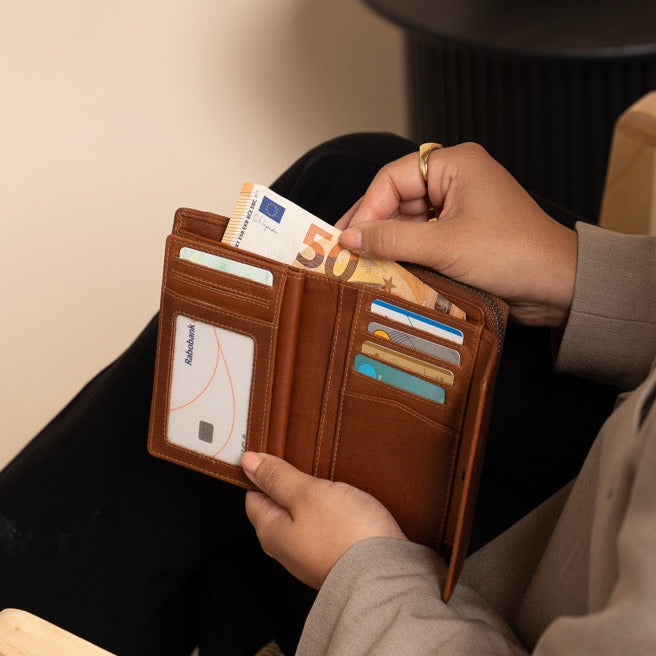 Ascot Full-Grain Leather Wallet – alternate product view 3