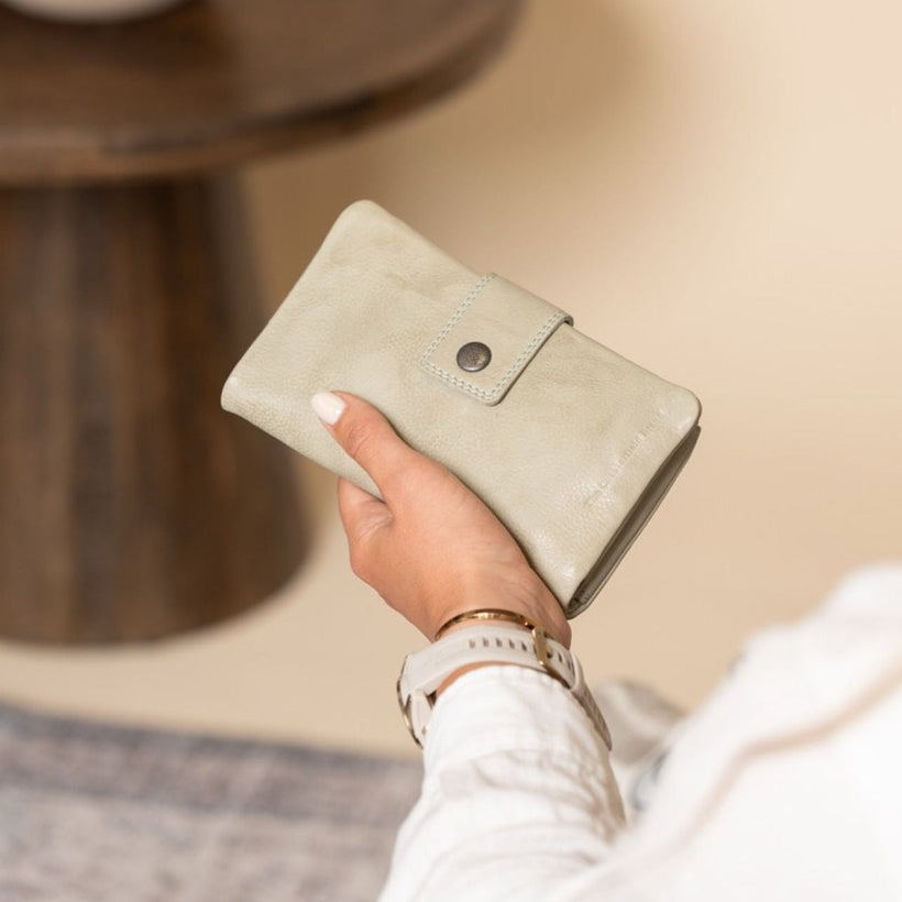 Fresno Full-Grain Leather Wallet fyrir konur