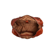 
Solid Antique Brass Hardware & Heavy-Duty Dual Zipper Detail on Cavoli Leður helgartaska