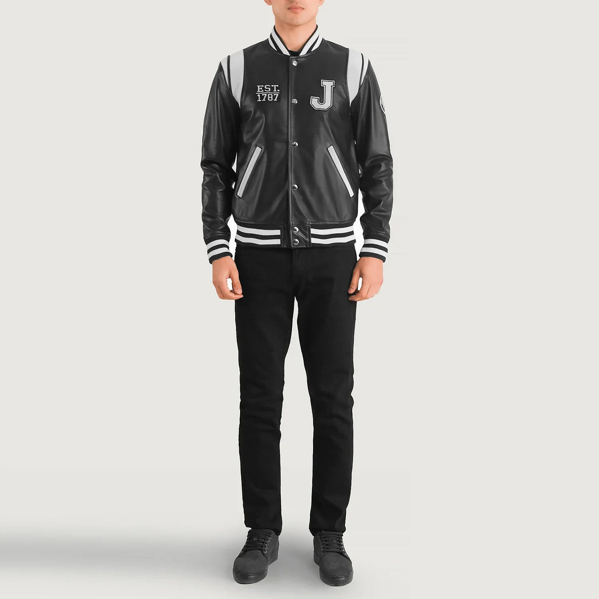 
Liberte New Jersey Svartur Leather Varsity Leðurjakki fyrir Karla - Hliðarsýn með vinnuvistfræðilegu ermasniði