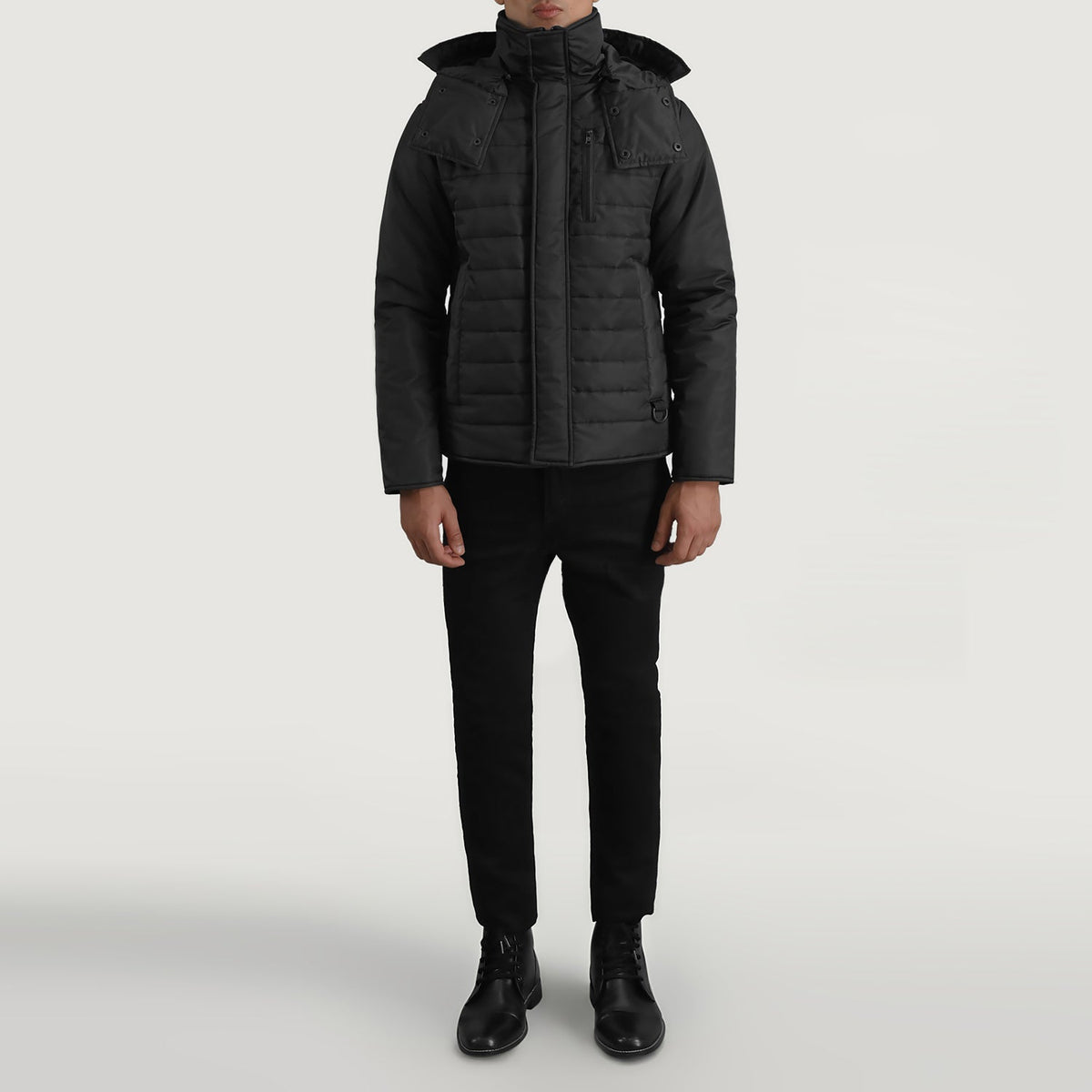 
Malcolm Svartur Hooded Puffer Leðurjakki fyrir Karla - Hliðarsýn með vinnuvistfræðilegu ermasniði