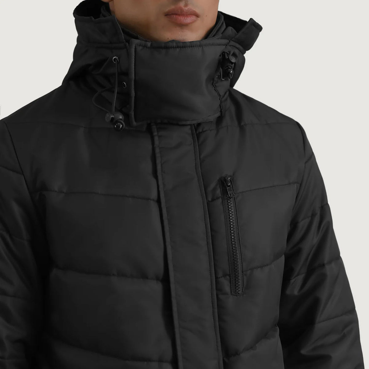 
Fóðursýn Showing Quilted Viscose Lining & Tveir hagnýtir innri vasar
