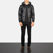 
Nintenzo Black Hooded Leather Jacket - Hliðarsýn með vinnuvistfræðilegu ermasniði