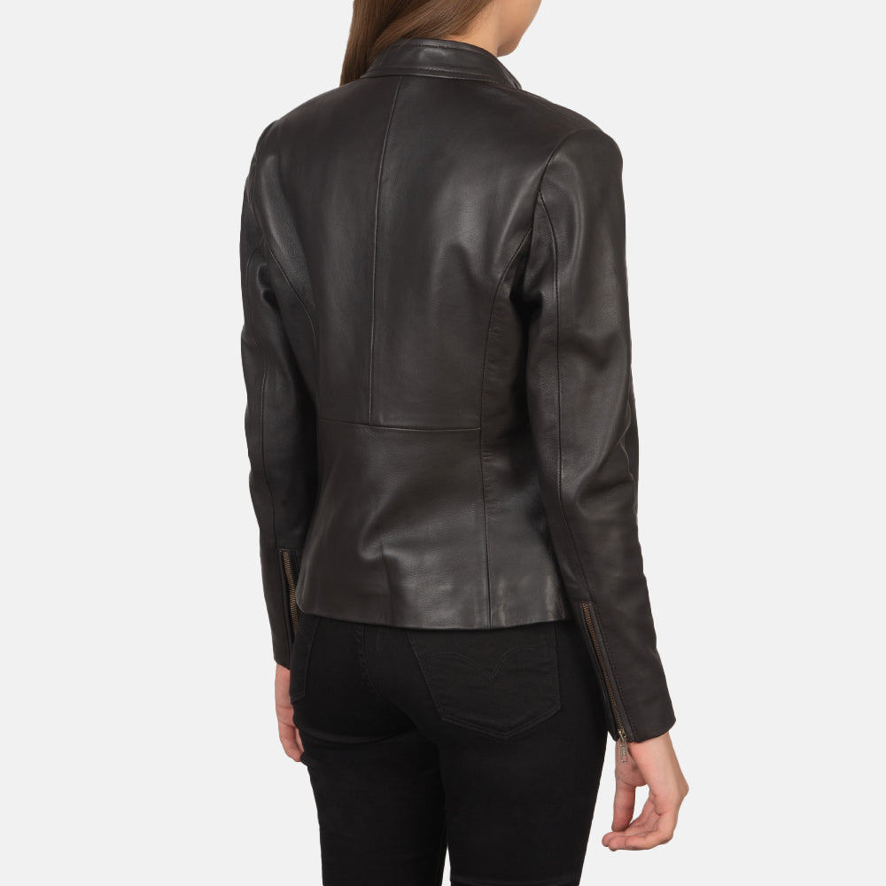 
Nærmynd af smellukraga og rennilás Rave Brown Leather Biker Jacket