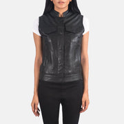 
Rayne Moto Svartur Leðurvesti fyrir Konur in Black Sheepskin Leather - Að framan með sniðinni hönnun | Kaupa á netinu