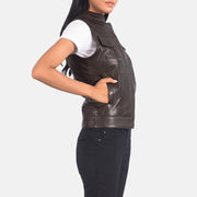 
Brown Sheepskin Leather Biker Jacket - Að aftan með nákvæmri axlasniði og hreinum fald