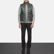 
Reeves Grænn Leather Fóðrað vesti fyrir Karla - Hliðarsýn með vinnuvistfræðilegu ermasniði