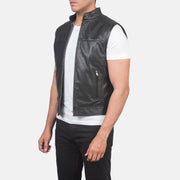 
Black Cowhide &Amp; Sheepskin Leather Biker Jacket - Að aftan með nákvæmri axlasniði og hreinum fald