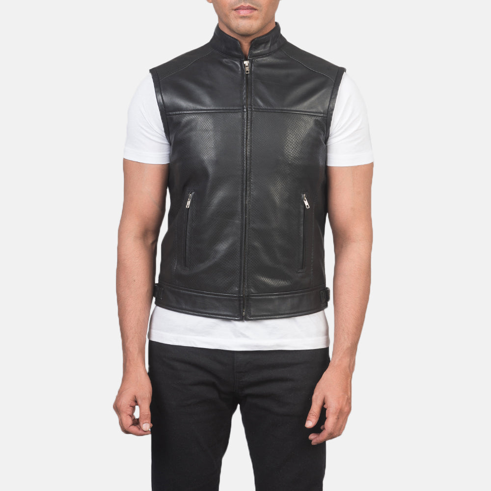 
Nærmynd of Band & Zipper Hardware on Roland Svartur Leather Biker Vest fyrir Karla