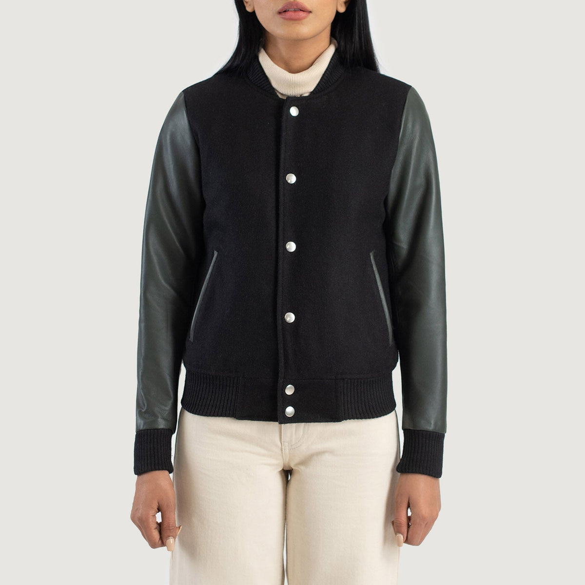 
Nærmynd of Varsity & Snap Buttons Hardware on Savant Green Hybrid Varsity Jacket