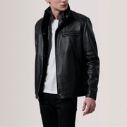 
Sean Svartur Leather Classic Leðurjakki fyrir Karla For Men in Black Sheepskin Leather - Að framan með sniðinni hönnun | Kaupa á netinu