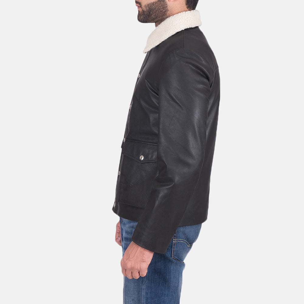 
Black Goatskin Leather Aviator Jacket - Að aftan með nákvæmri axlasniði og hreinum fald