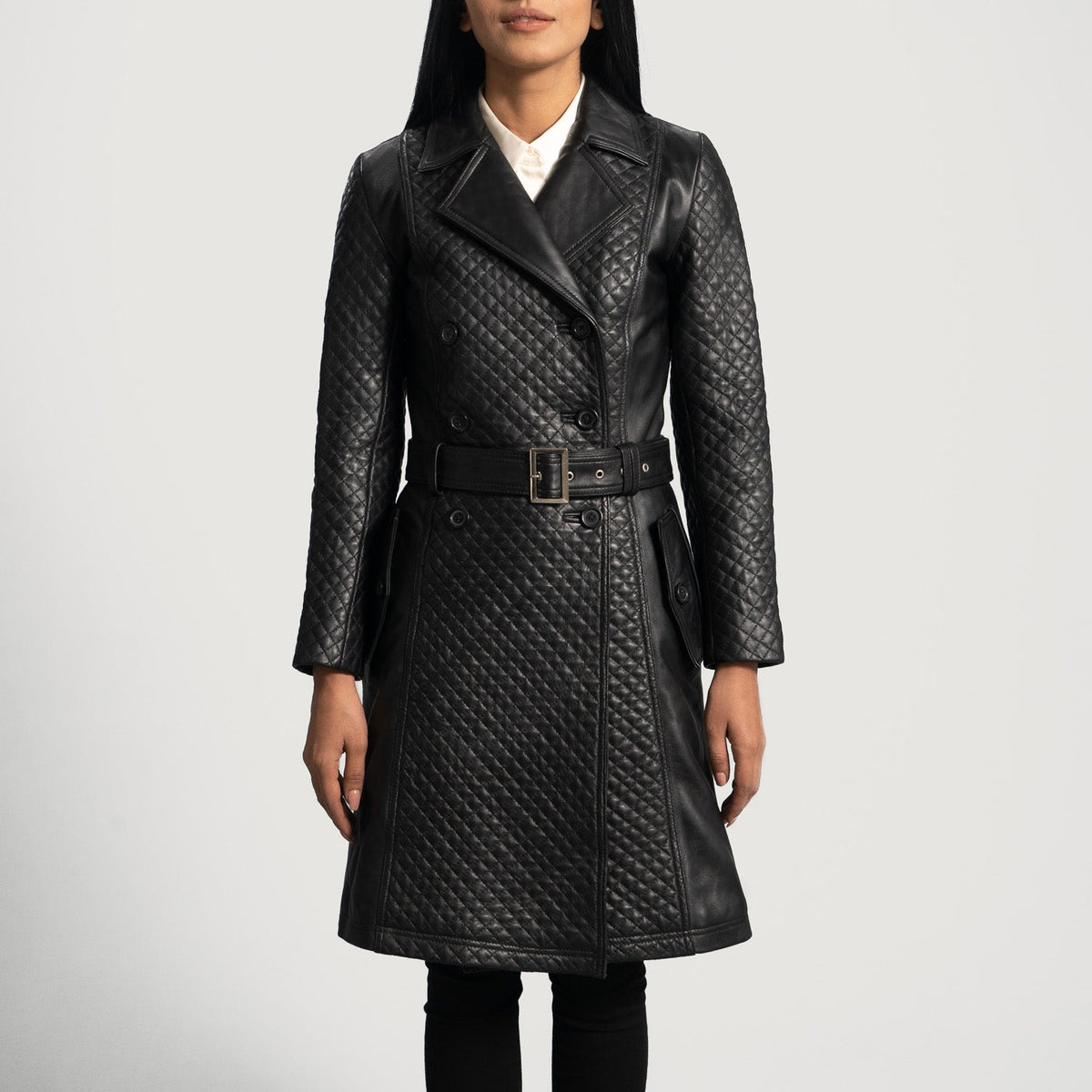 
Sweet Susan Svartur Leðurfrakki fyrir Konur in Black Sheepskin Leather - Að framan með sniðinni hönnun | Kaupa á netinu