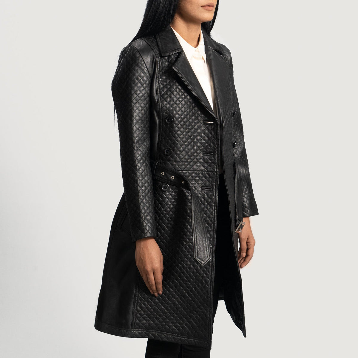 
Black Sheepskin Leather Trench Coat - Að aftan með nákvæmri axlasniði og hreinum fald