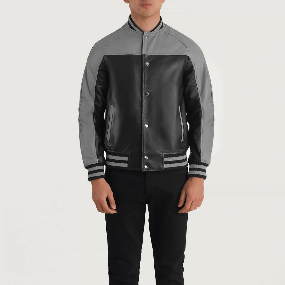 
Nærmynd of Varsity & Snap Buttons Hardware on Terrance Black & Red Leather Varsity Jacket