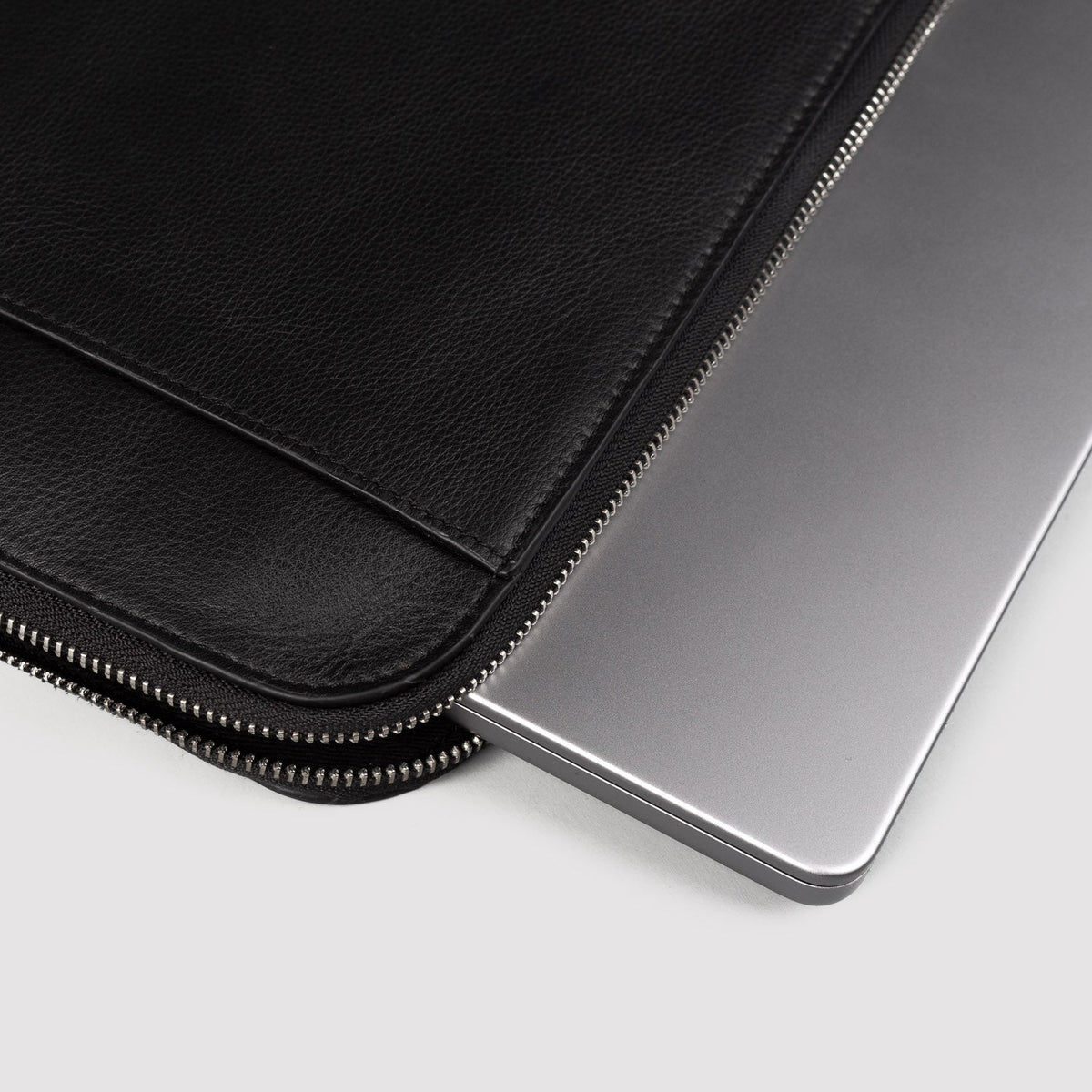 
The Baxter Leather Laptop Sleeve fyrir Konur fyrir Konur – alternate product view 4