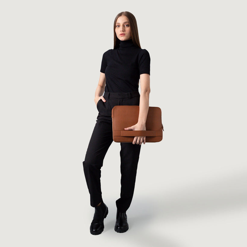 The Baxter Leather Laptop Sleeve fyrir Konur