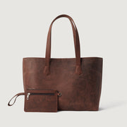 
The Bianca Vintage Distressed Brown Leather Tote Bag For Women in Distressed Brown Full-Grain Leather - Full Exterior Að framan með sniðinni hönnun | Kaupa á netinu