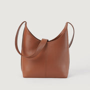 
The Stefani Brown Leather Hobo Bag For Women in Brown Full-Grain Leather - Að framan með sniðinni hönnun | Kaupa á netinu