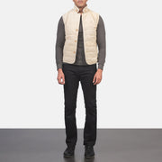 
Tony Off-White Suede Vest fyrir Karla - Hliðarsýn með vinnuvistfræðilegu ermasniði