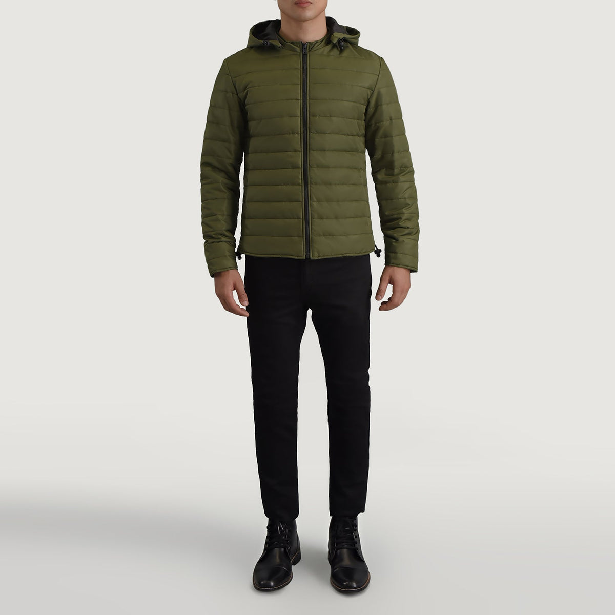 
Tyler Grænn Hooded Puffer Leðurjakki fyrir Karla - Hliðarsýn með vinnuvistfræðilegu ermasniði