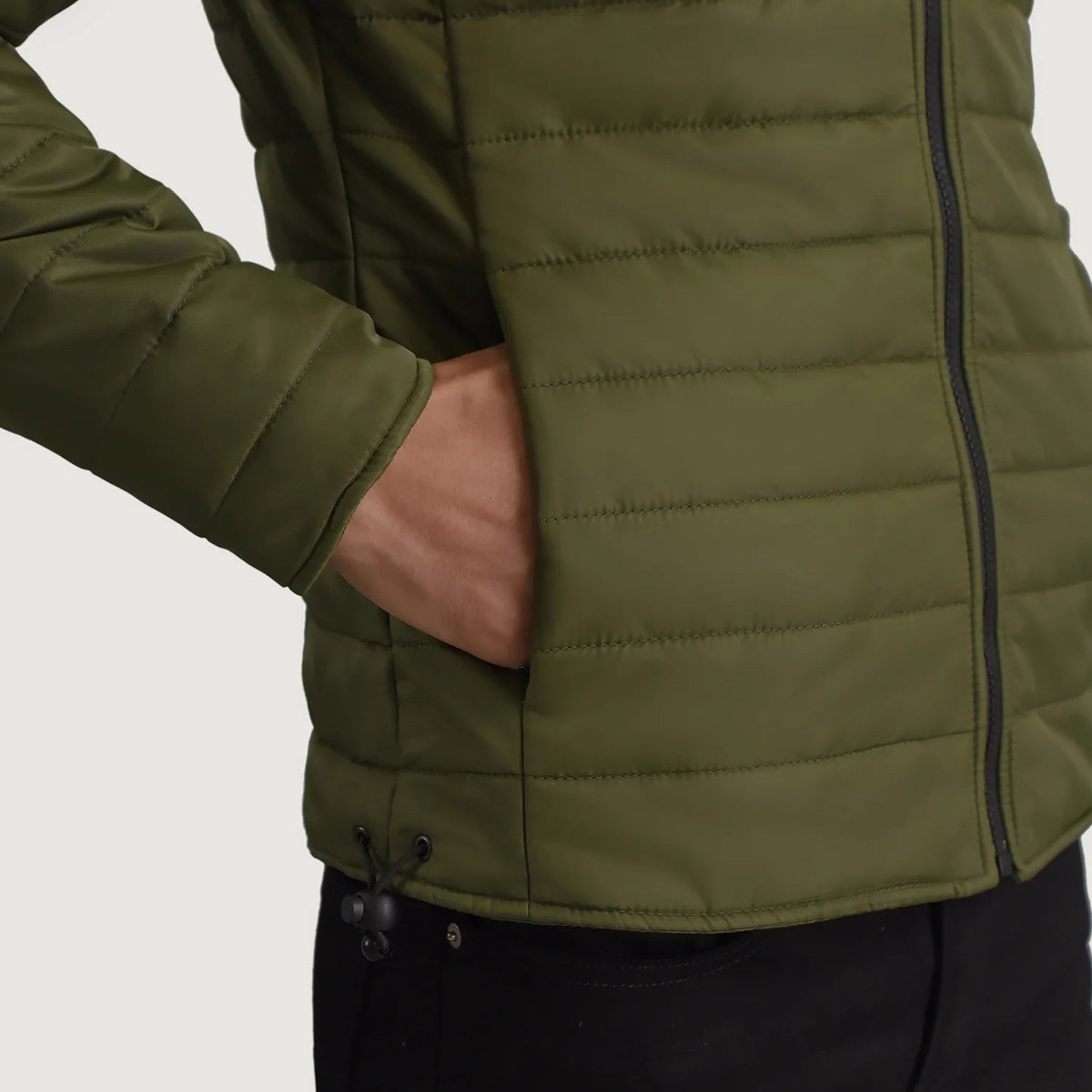 
Fóðursýn Showing Quilted Viscose Lining & Tveir hagnýtir innri vasar