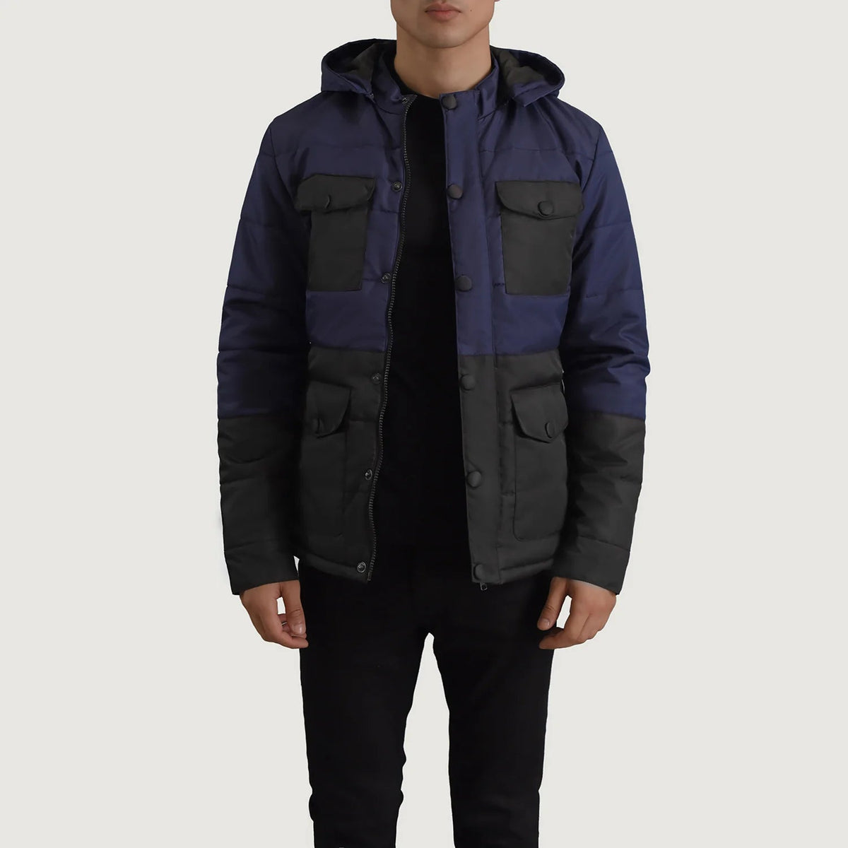 
Wayne Svartur & Blár Hooded Puffer Leðurjakki fyrir Karla in Black + Blue Full-Grain Leather - Að framan með sniðinni hönnun | Kaupa á netinu